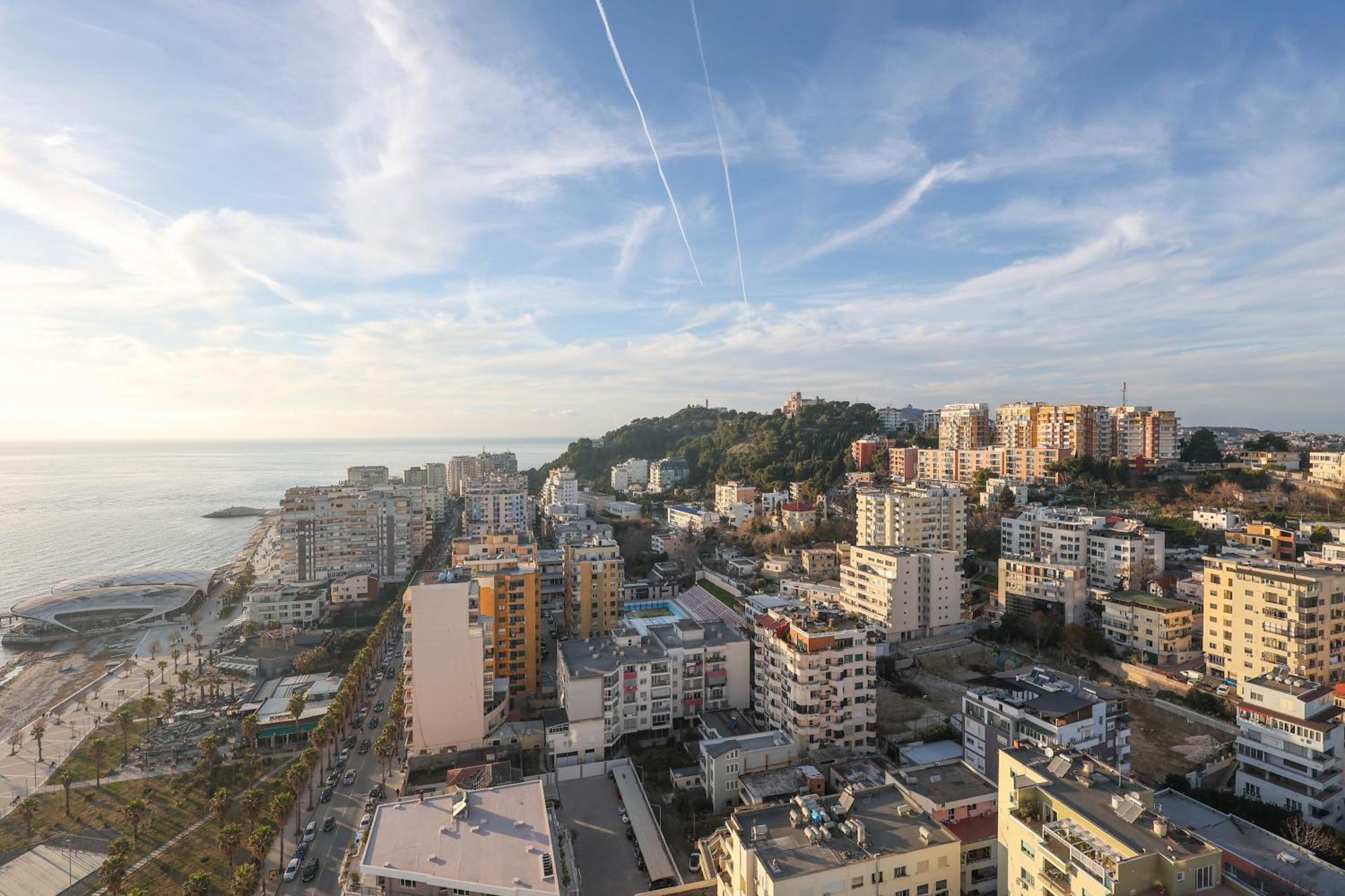 Grandstay Apartments Durrës Exterior foto